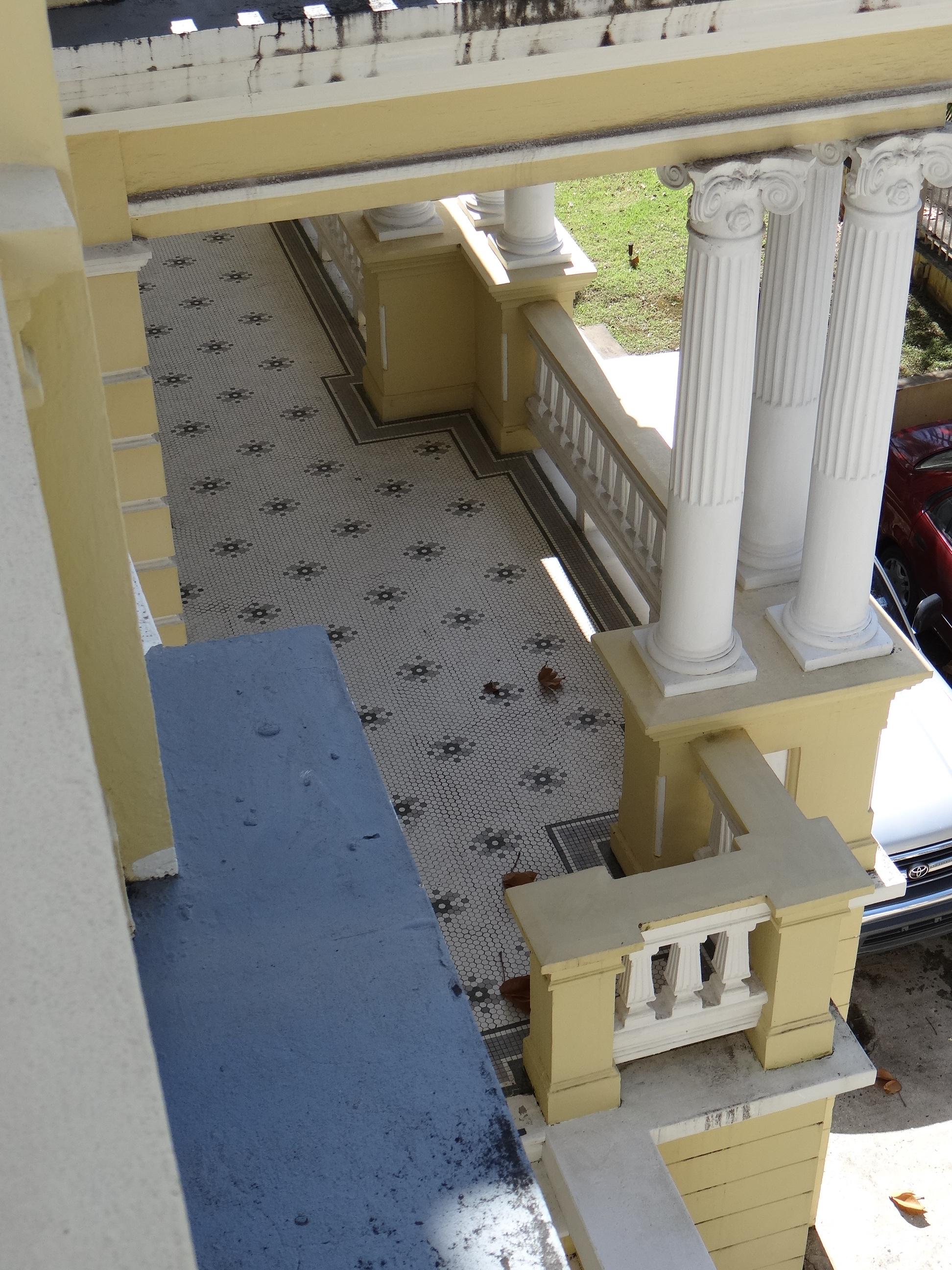 Casa La Giralda - Avenida Miramar, esquina calle Marti 651 - San Juan (Miramar) - 2014 00057